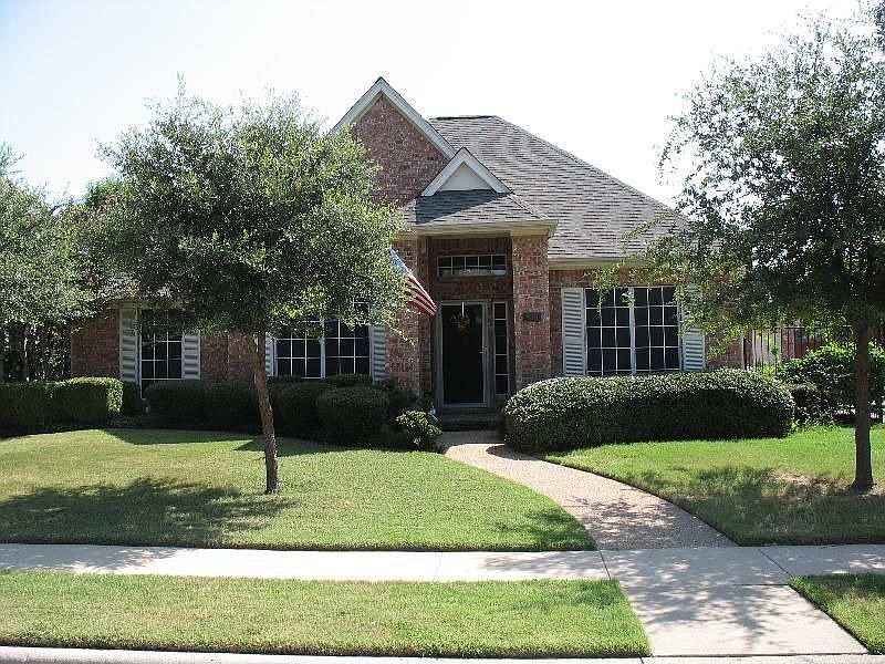 1st image of 825 Cliffmoor Dr