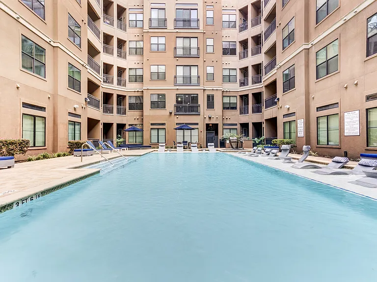 Caroline Post Oak — Photo 16