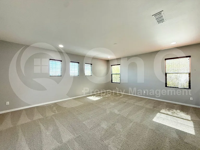 1007 E Buffalo St — Photo 21