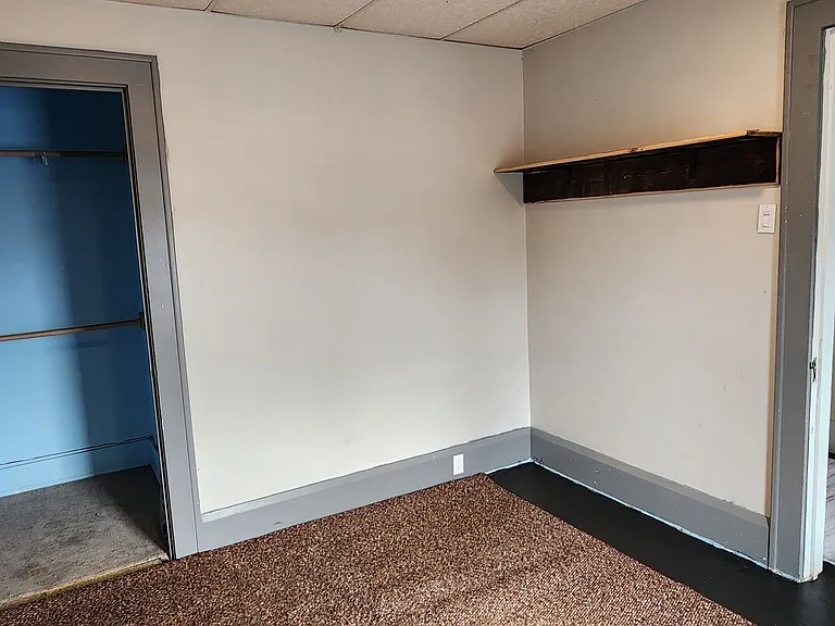 18 N Main St — Photo 12