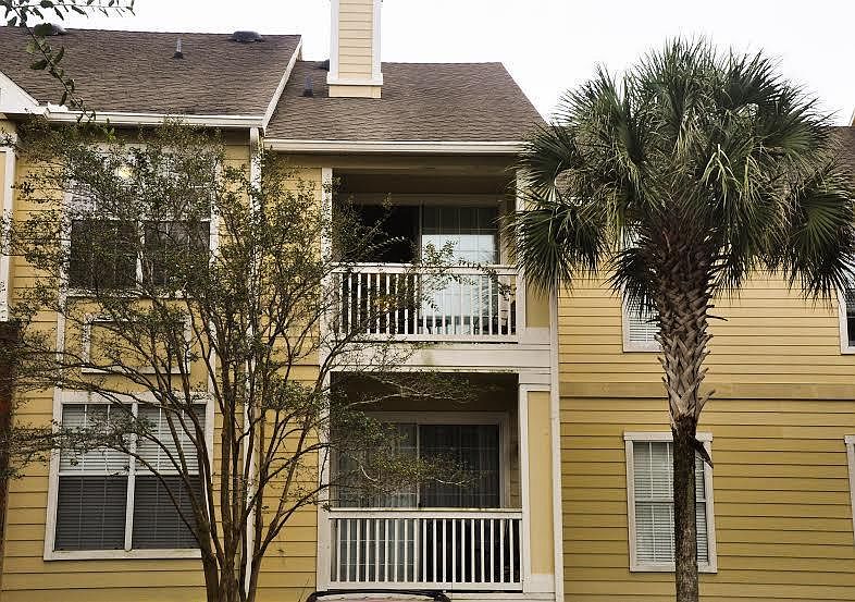 1st image of 1600 Long Grove Dr Unit 1123