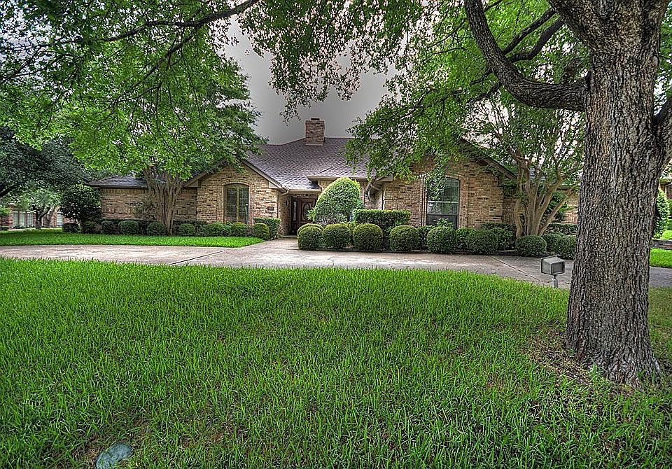 1st image of 902 Wellington Dr