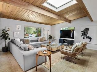 550 E Miraleste Ct, Palm Springs, CA 92262