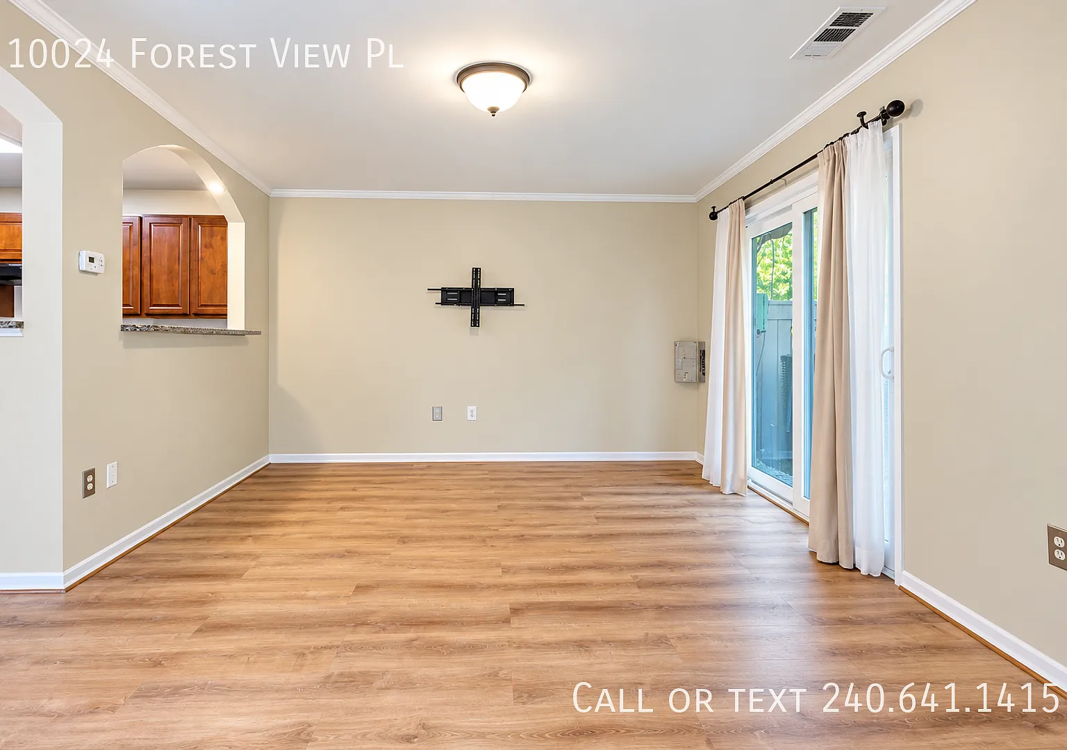 Charming 3 Br/2.5 Ba Eog Townhome In Montgomery Village! — Photo 2