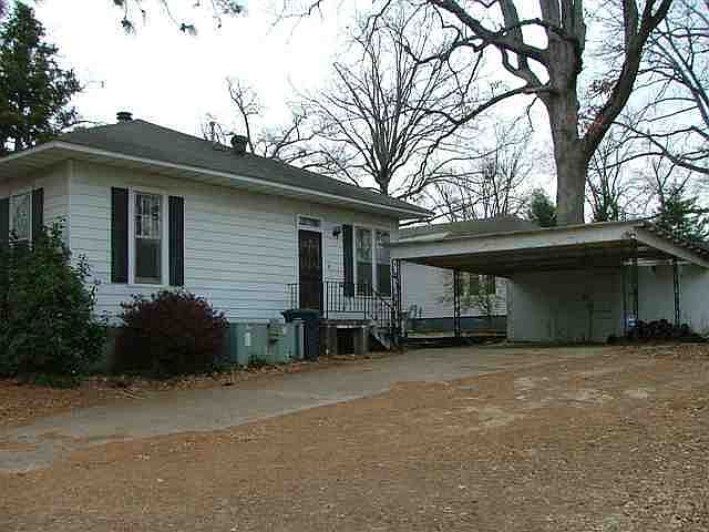 2nd image of 675 W Elm Ave