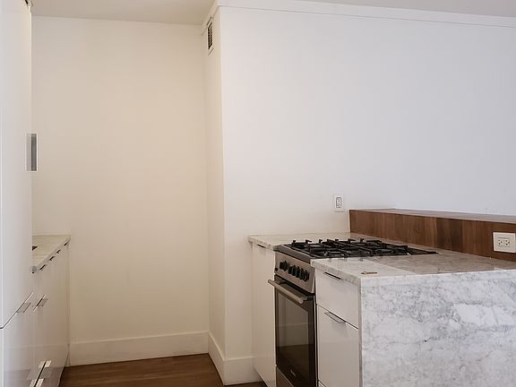4th image of 200 E 30th St APT 9K