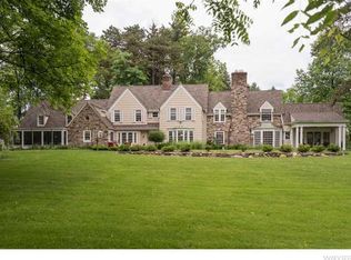 7220 Quaker Rd, Orchard Park, NY 14127