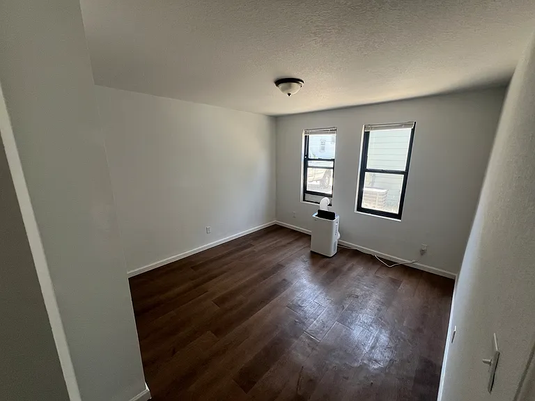 511 W Ridgewood Ct #B — Photo 7