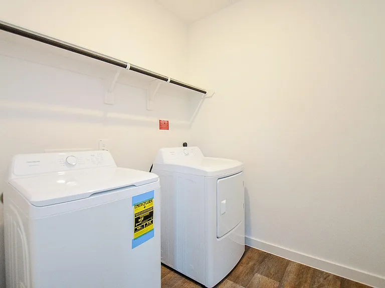 8047 Marchese Dr — Photo 17