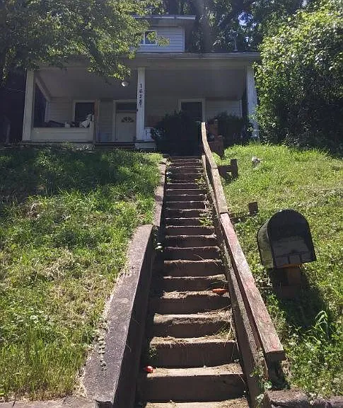1628 Hilton Ave — Photo 1