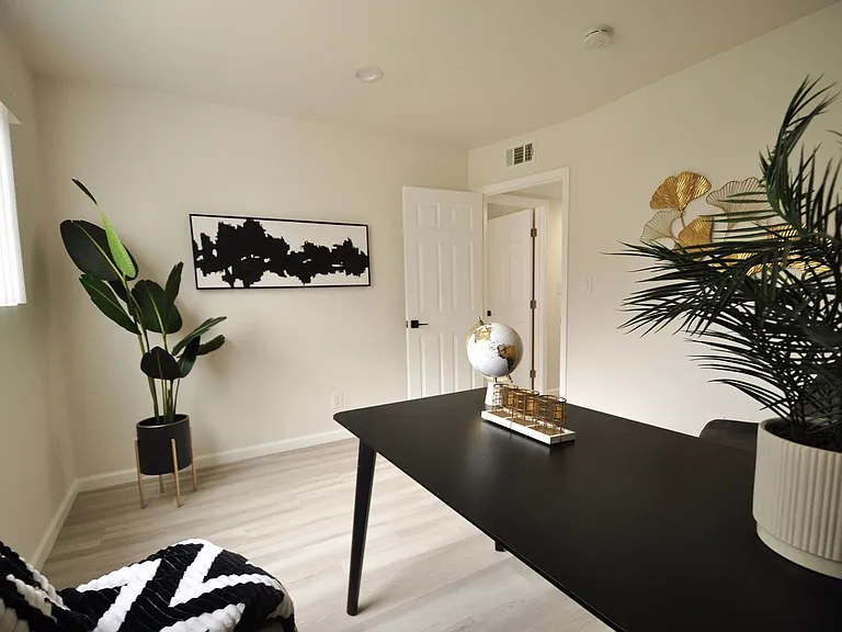 Westgate Apartments — Photo 24
