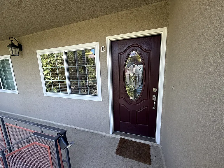 156 E Highland Ave — Photo 2