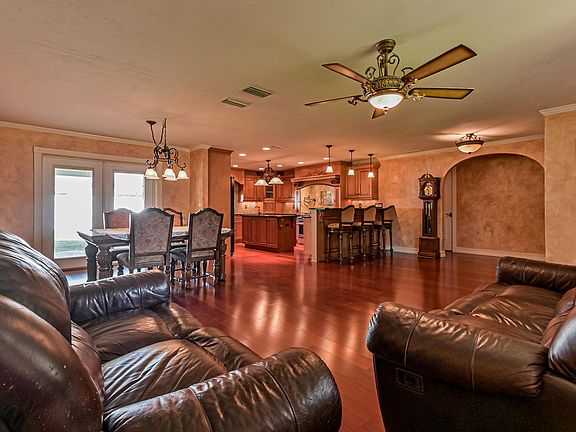 3rd image of 336 Sagewood Dr