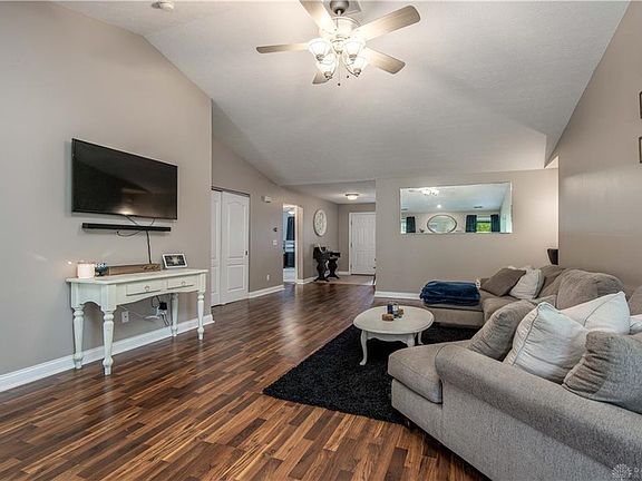 5th image of 723 Waldsmith Way
