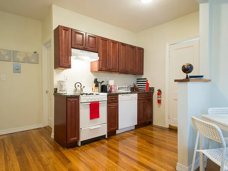 58 Queensberry St #21 — Photo 3