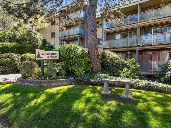 1025 Inverness Rd #209, Saanich, BC V8X 2S2