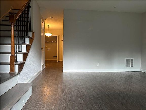4th image of 12 Ezzard St