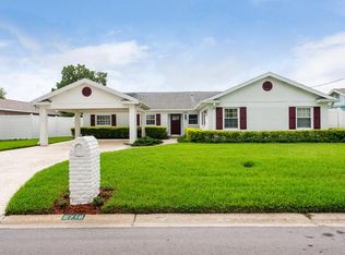 8718 Elmwood Ln, Tampa, FL 33615