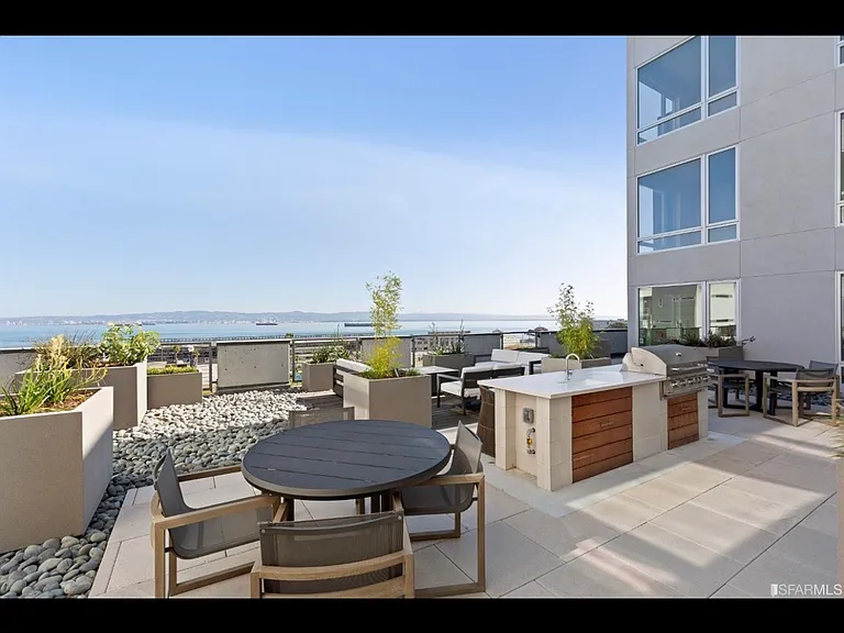 10 Kennedy Pl #101 — Photo 9