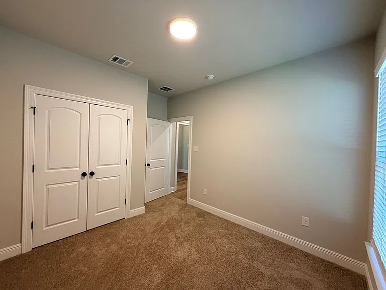 820 Venecia Dr — Photo 14