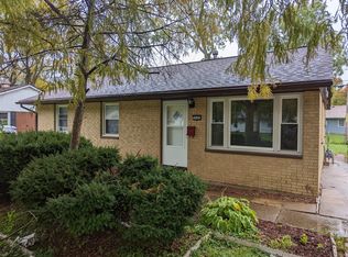 1505 Holly Hill Dr, Champaign, IL 61821