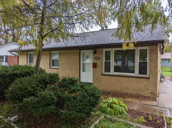 1505 Holly Hill Dr, Champaign, IL 61821