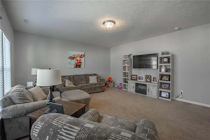 2096 Amur Ct — Photo 10