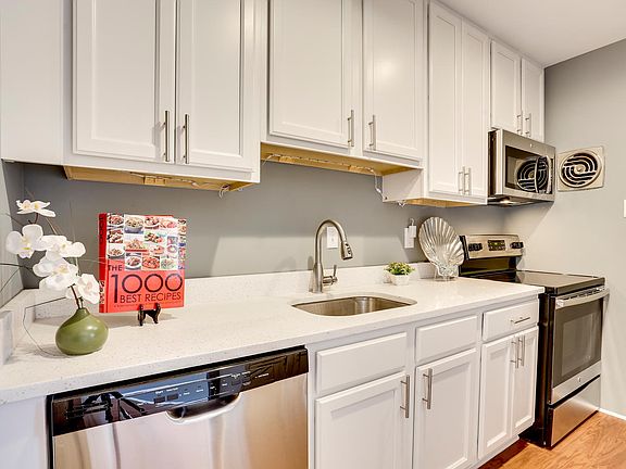 3rd image of 4005 Forestdale Ave