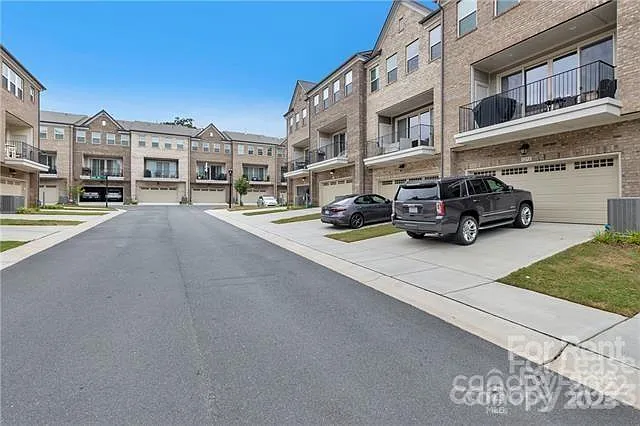 1256 Madison Towns Ln — Photo 12