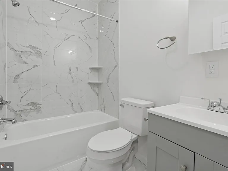 3827 Cambridge St #2 — Photo 6