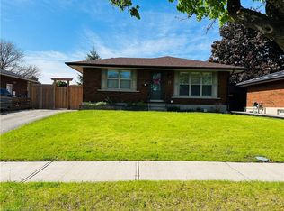 15 Blueridge Cres, Brantford, ON N3R 5E6