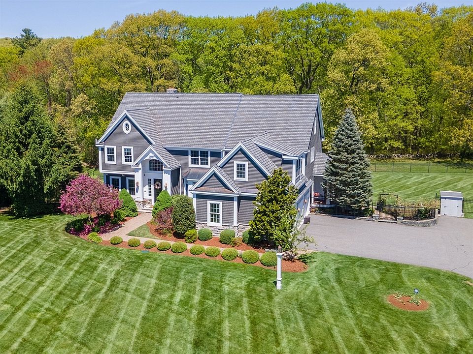 1st image of 4 Nipmuc Ln