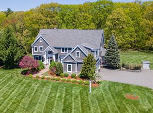 4 Nipmuc Ln, Southborough, MA 01772
