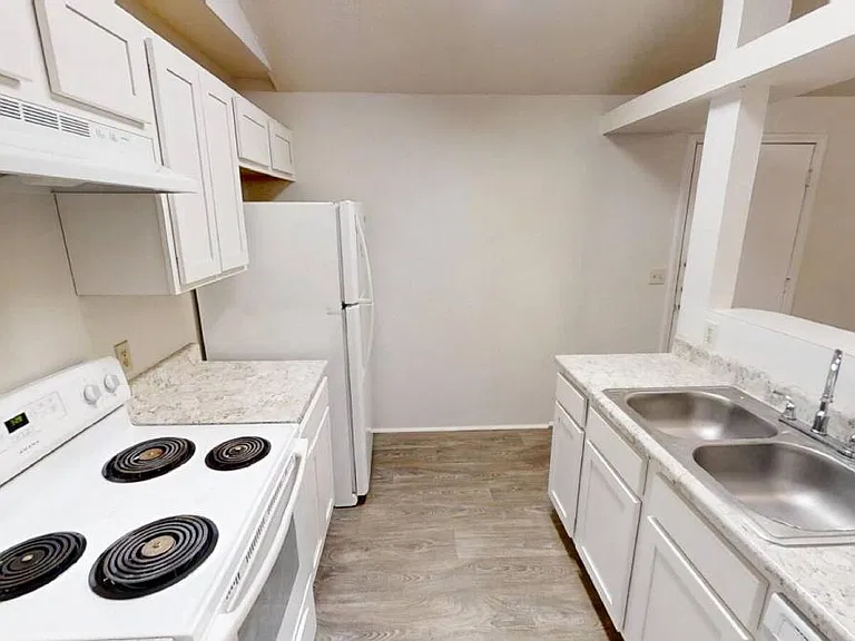 3054 Carroll Dr — Photo 8