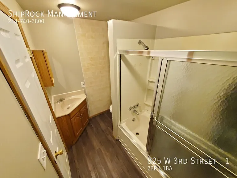 825 W 3rd St #1 — Photo 12