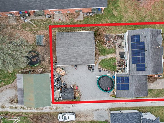 3rd image of 231 W Main St