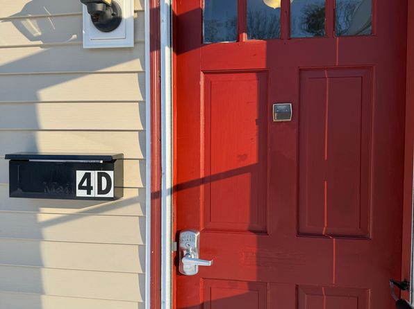 4D White Pine Ave #D