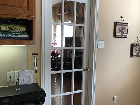 3rd image of 212 Millridge Ct