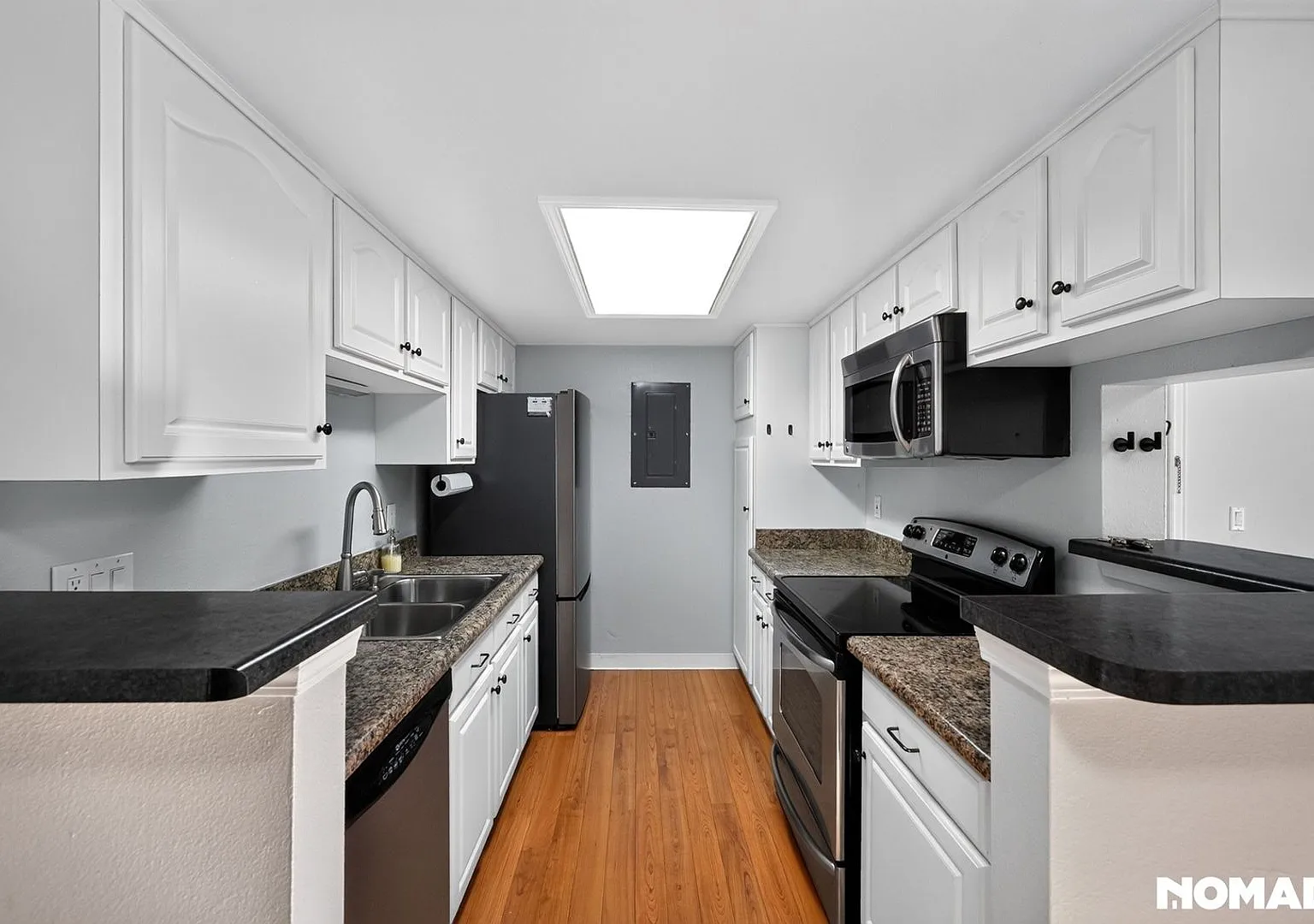 Charming 2BR Condo in Denver - Available NOW! — Photo 1