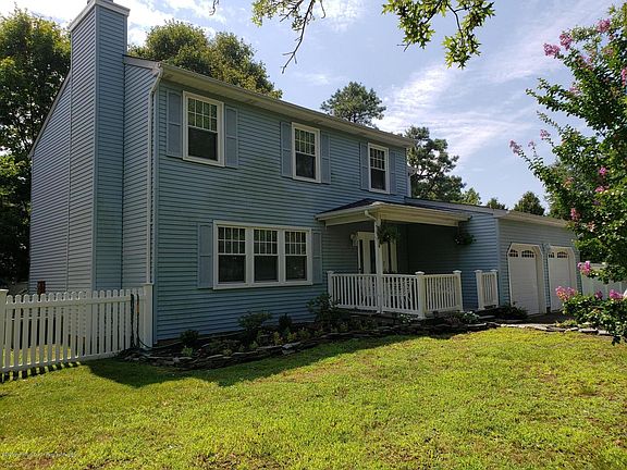 3rd image of 998 Grace Dr