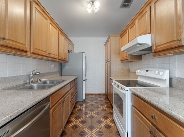 5414 Newcastle Ave APT 62