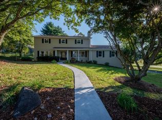 100 Churchill Cir, Bristol, TN 37620