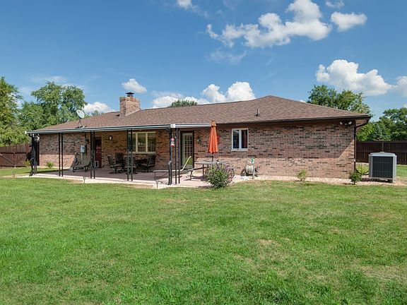 4th image of 6870 Roberta Dr