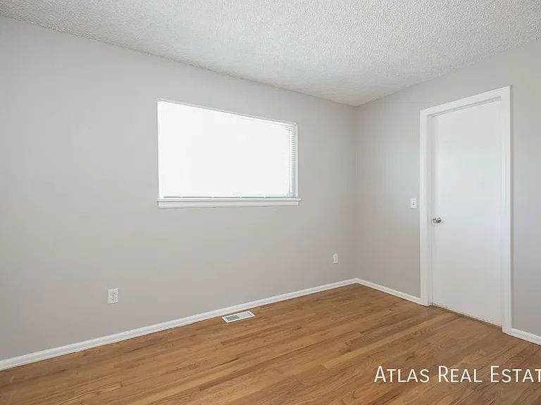 730 S Oakland St — Photo 26