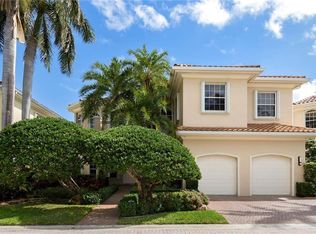 1271 Pelican Ln, Hollywood, FL 33019