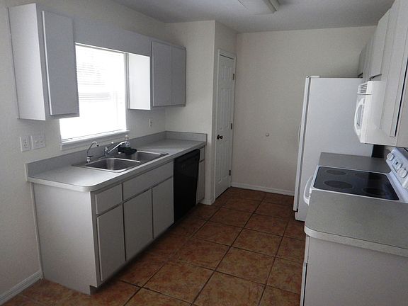 5th image of 13018 NE 6th Pl