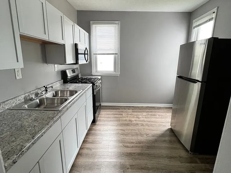 1617 Ferry St — Photo 15