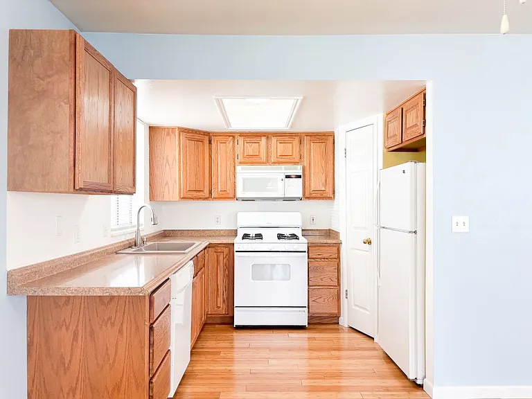481 N Orem Blvd — Photo 2
