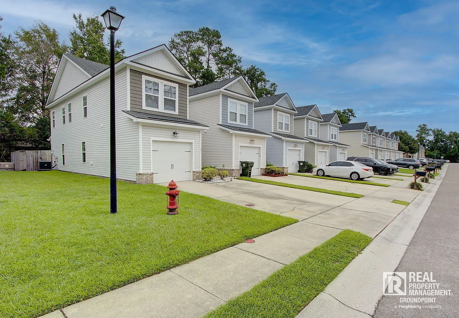 3 bed, 2.5 bath, 1648 sqft, $2,200 — Photo 2