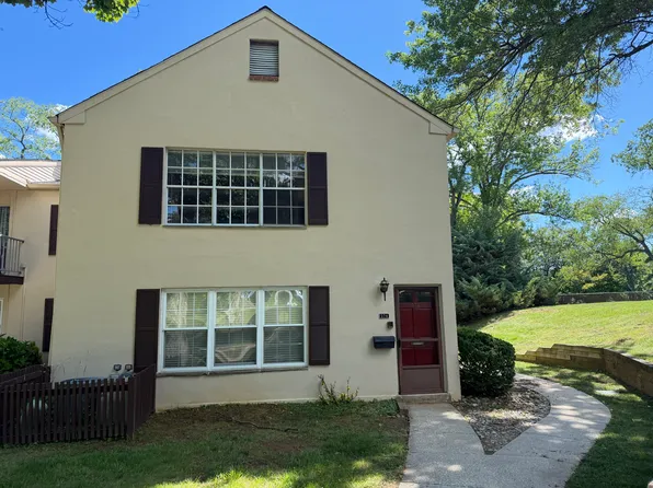374 Old Forge Xing, Devon, PA 19333